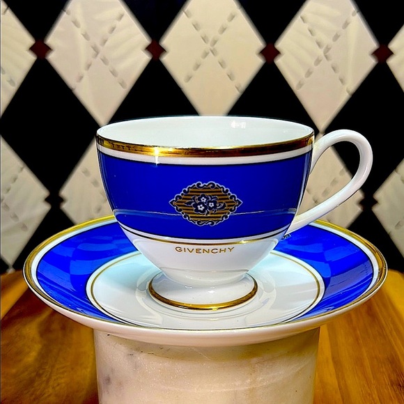 Vintage Givenchy Blue & White Cup & Saucer Set by Yamaka – Timeless Elegance - Picture 4 of 6